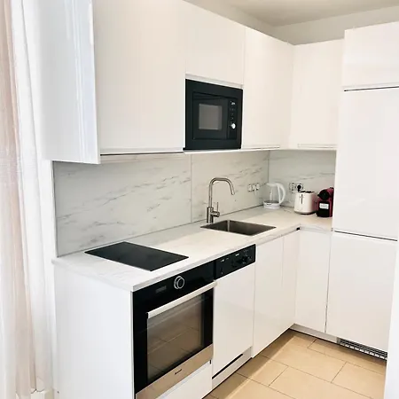 2 Bedroom Flat Center La Croisette Banane Lägenhet